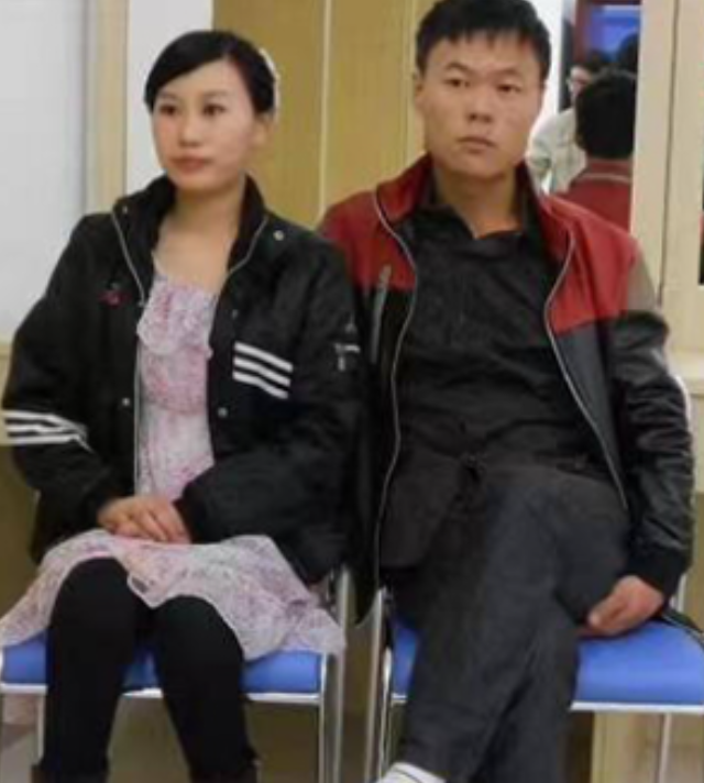2008年，山东一名21岁的女子因爱翻墙私奔，却不幸摔成了瘫痪。得知这一消息后，