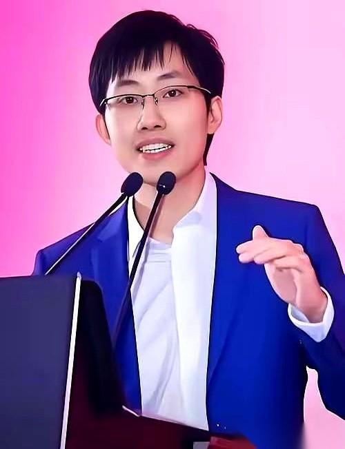 一个靠AI赚了上千亿的大佬，突然把他整个团队叫过来说：别自嗨了，咱们跟美国的差距