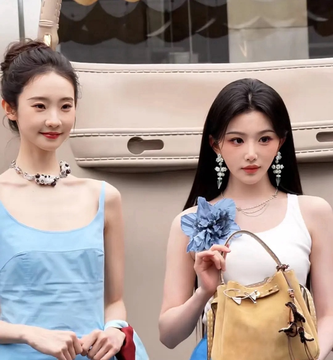 孔雪儿这脸和张艺凡的一对比就知道谁是原生脸了