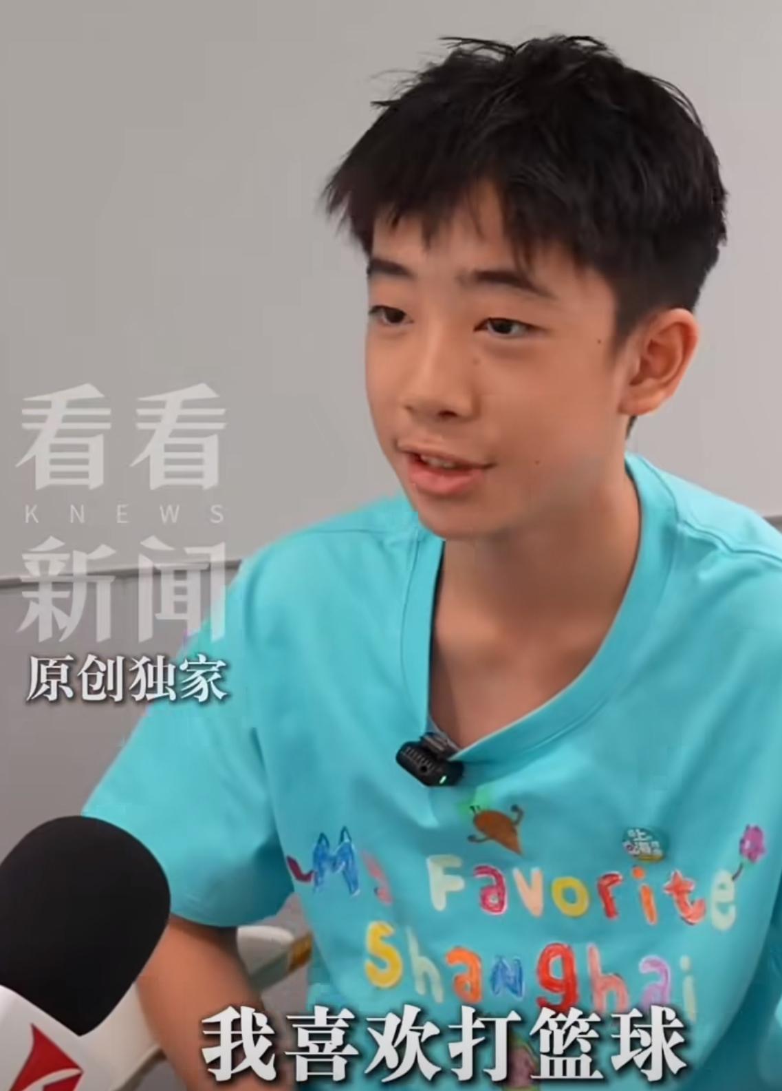 Jasper说他想要长高到1米83！陈小春与应采儿真的把这个儿子养的很好。每