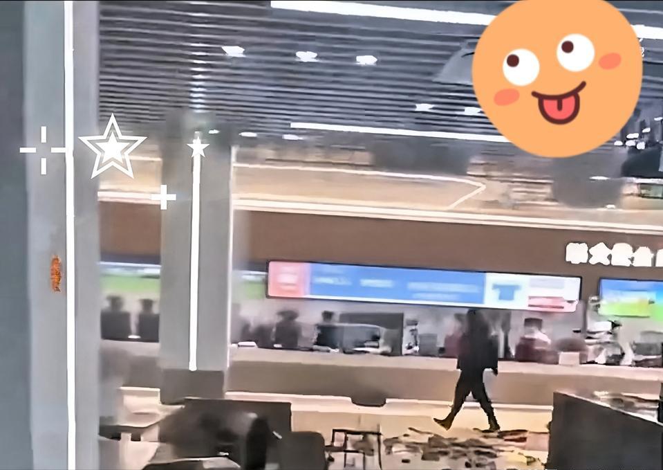 吉林那个大学食堂砸店的视频，真看得人火大。🌞近日，吉林财经大学二食堂发