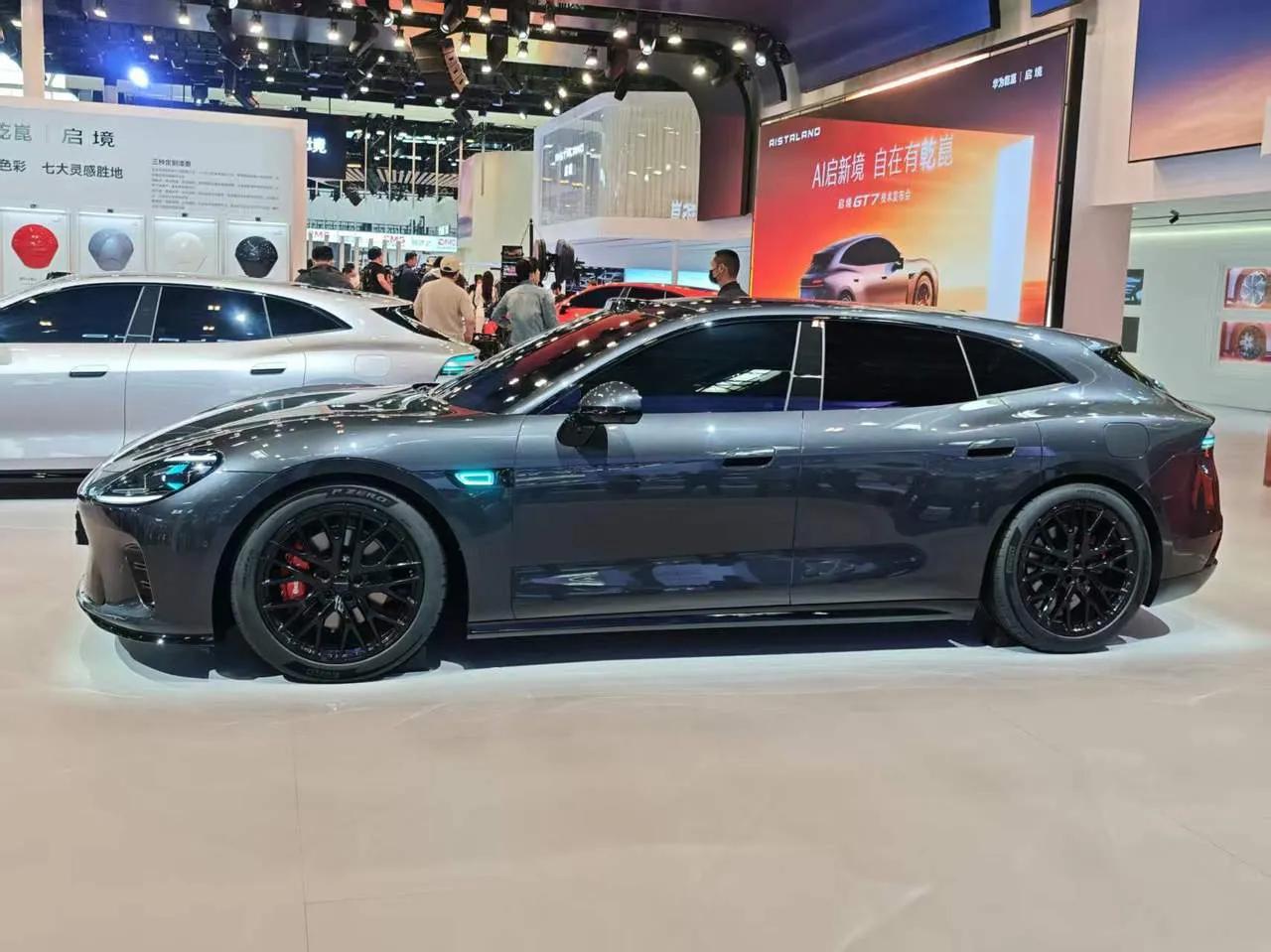 同事卖掉了燃油车，换成了新能源车，开了两年，告诉我们说：1、省钱是真的。电费