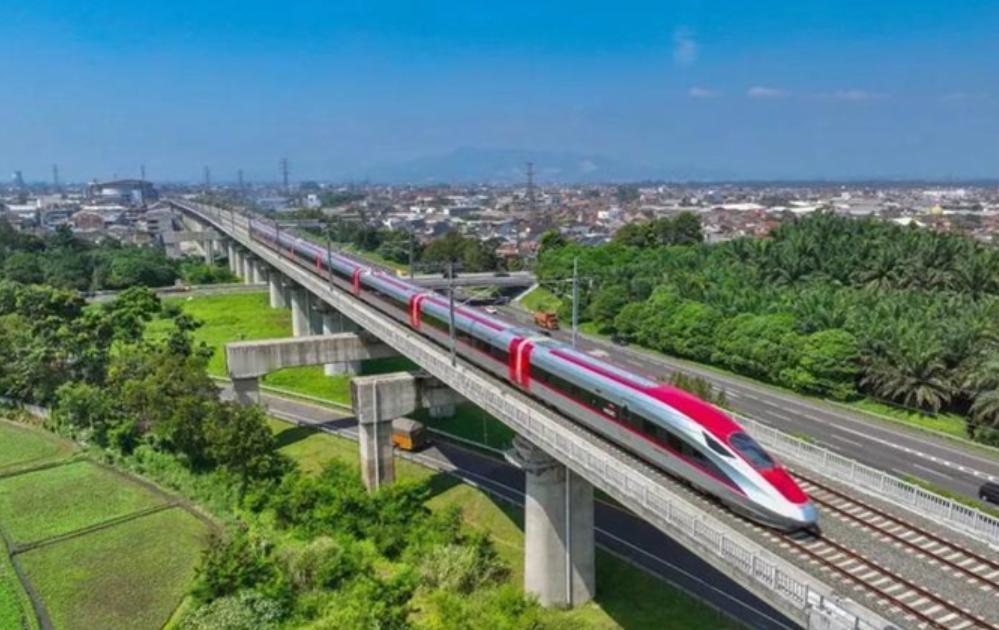 越南高铁为了避开中国，不惜挥霍自己国运，中国日本出局。越南在高铁建设上遇到大麻烦