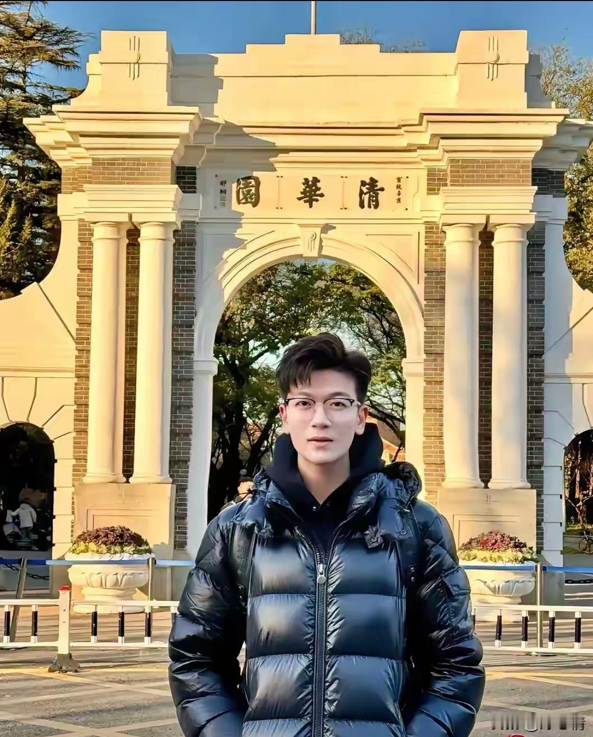 子大什么鸟都有！清华大学一男生到派出所报警，说一位家长请他给孩子辅导，竟然想