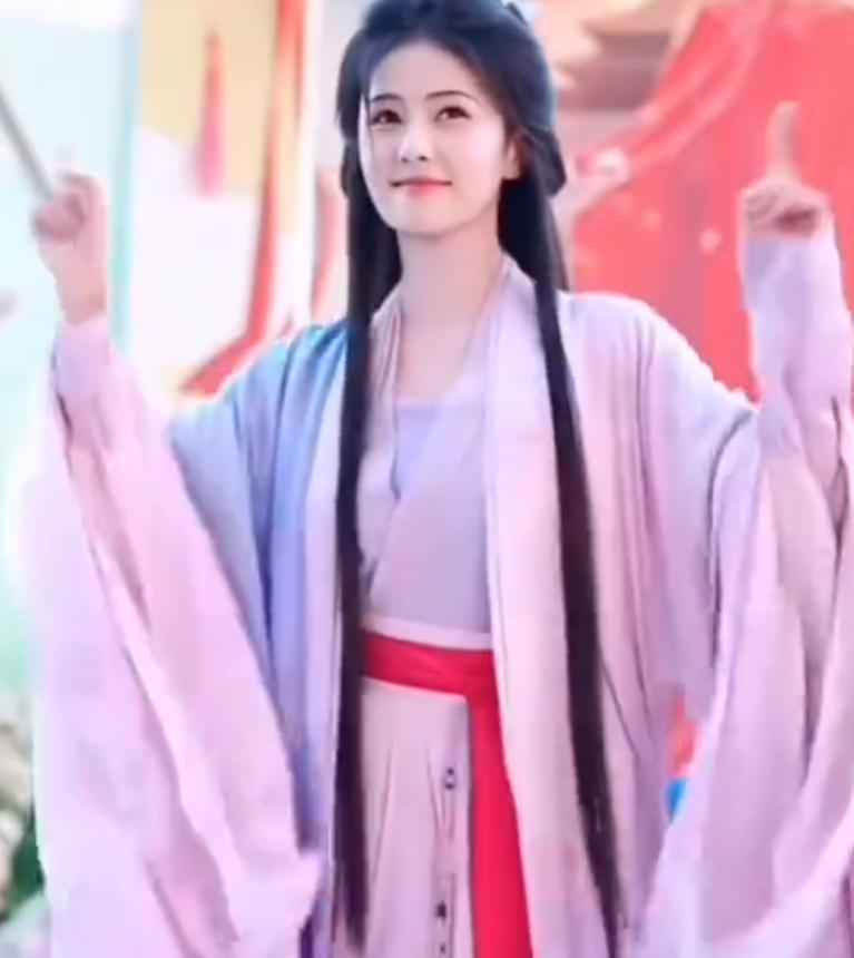 我觉得白鹿和欢娱这次已经算是难得的体面分手了，放在内娱都不多见。很多艺人解约，最