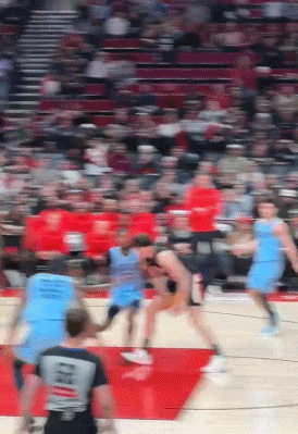 杜普里斯离队，罗威今天也不打，多好的上位机会啊，但是但是，杨瀚森再一次没有把握住