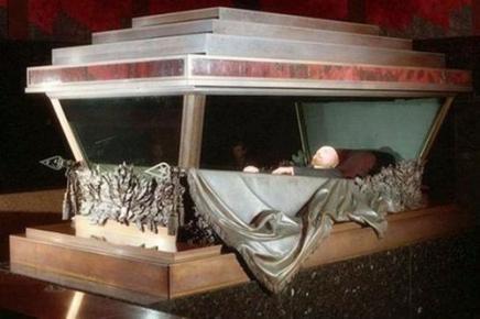 列宁已去世101年，每年花百万美元遗体防腐，俄罗斯为何不将其下葬。百年过去了，列