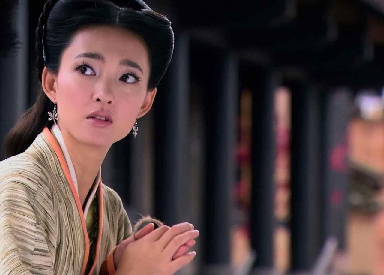 汉武帝发现太后进宫前嫁过人，为何不掩盖丑闻，还接异母姐姐进宫汉武帝登基第二年，