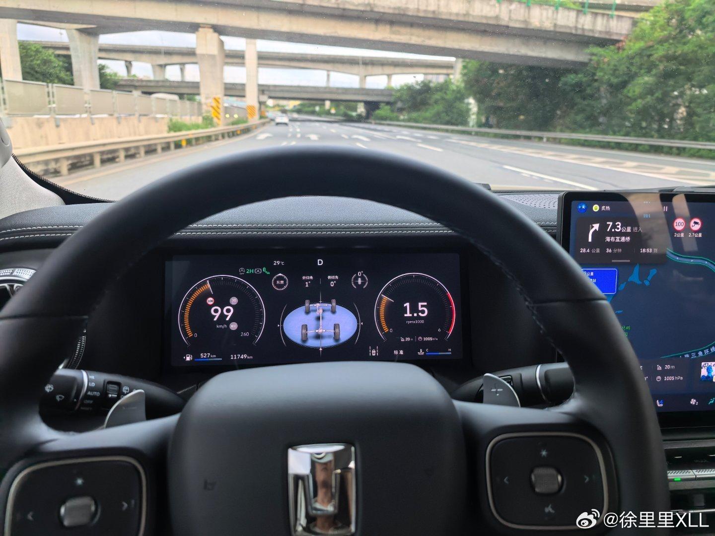 为什么我特别迷恋这台柴油坦克300？因为在100km/h左右的时速巡航时，转速只