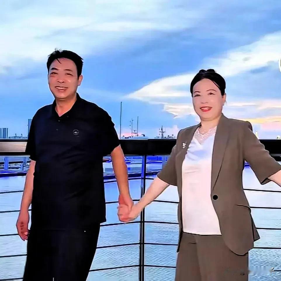 大娘否认只给策策1W！大娘最近在直播间叭叭嘴，声称认亲后策策生病住院，不是