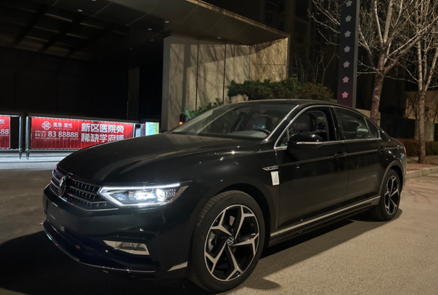 迈腾330豪华体验分享【车价】2024.3.29提的，分期落地，再加上利息，一
