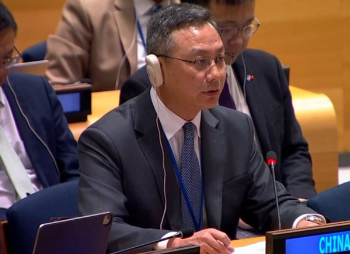 地主耍赖，租客遭殃！美国欠费逼联合国裁员2000人，中国反将一军：先查账！联