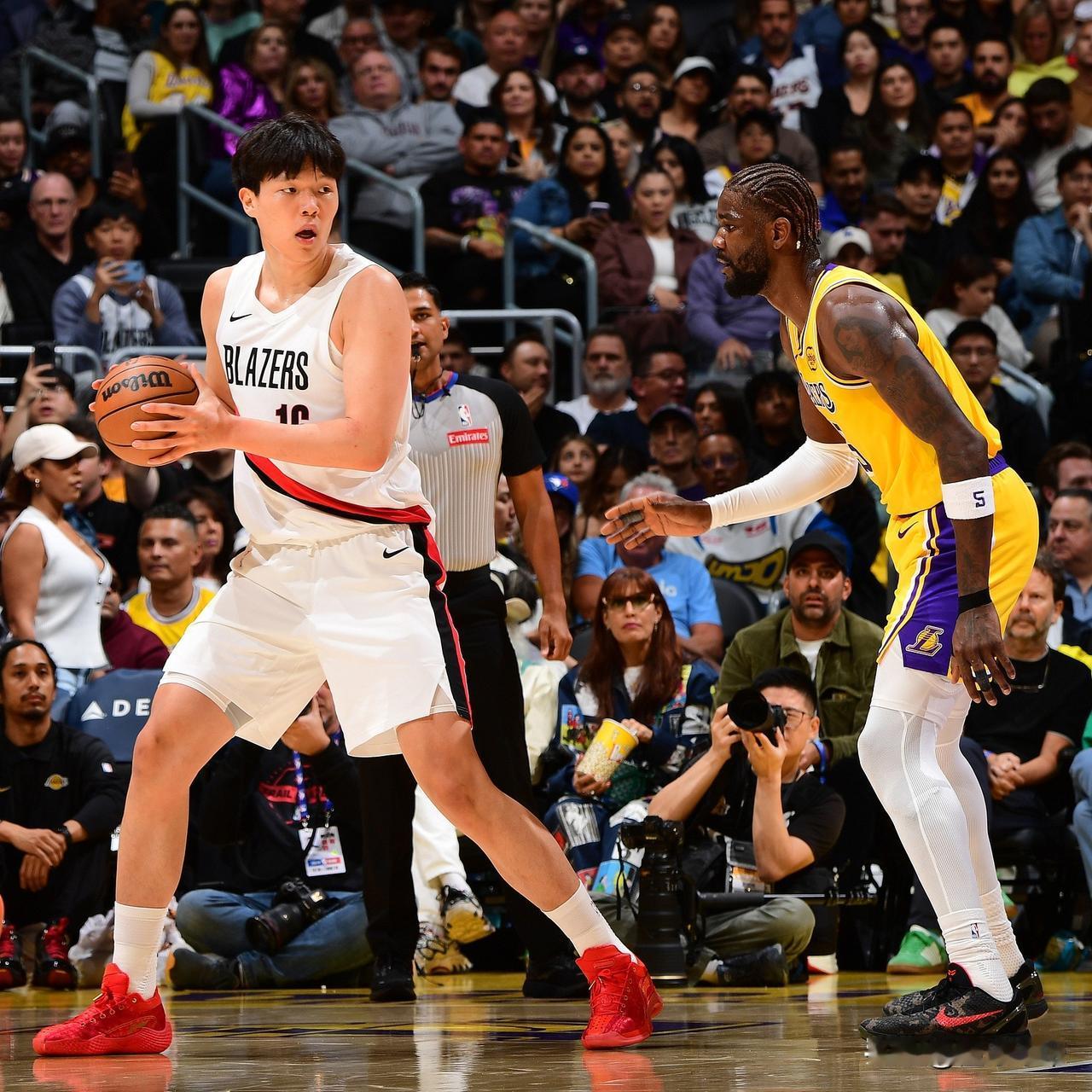 比上不足比下有余，杨翰森在NBA的表现比不少新秀都强！目前杨翰森在NBA打