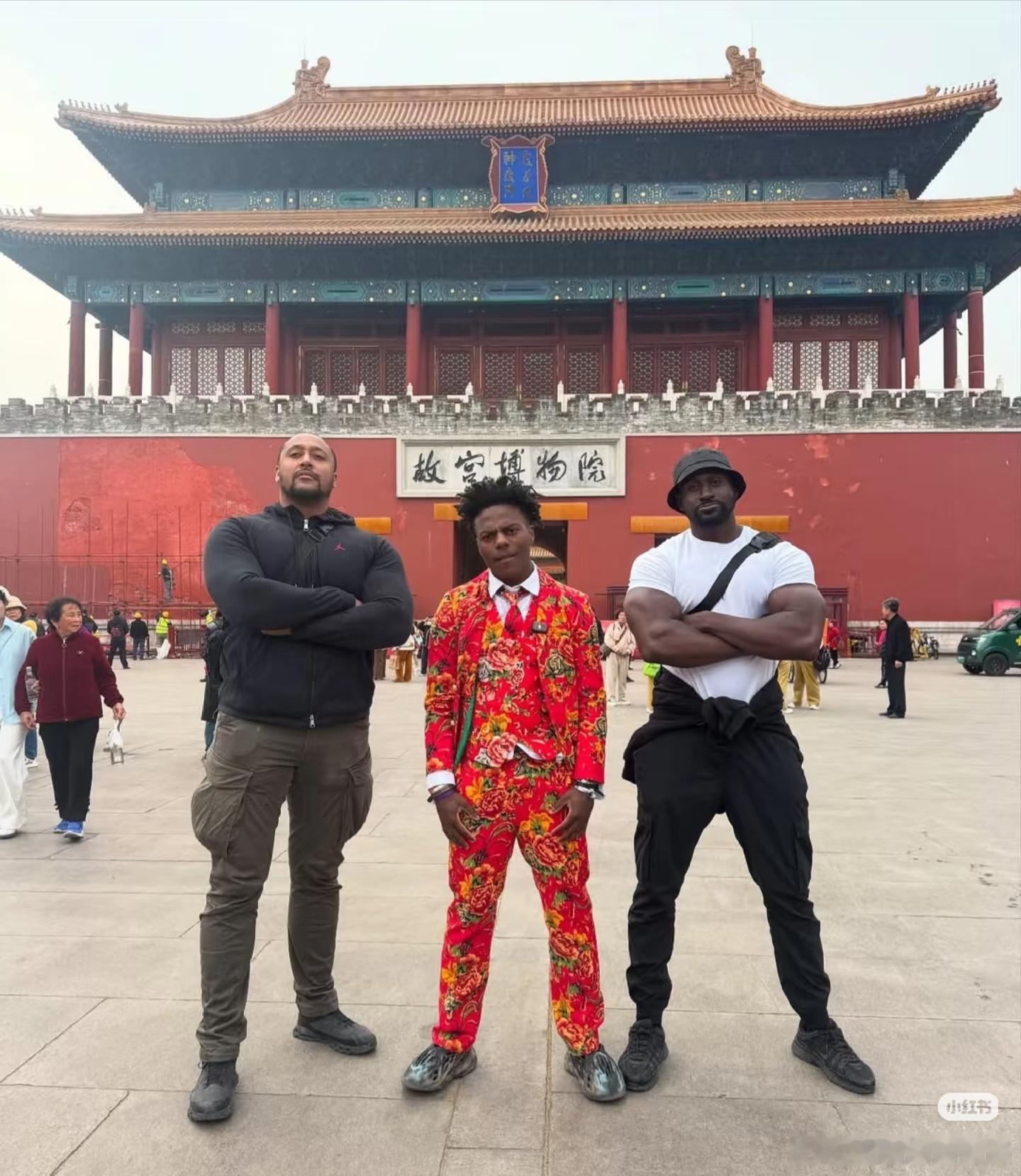 甲亢哥情商很高，情绪稳定，看得出家教很好。​​​