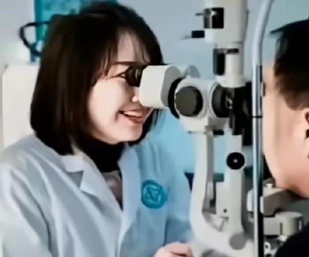 曾医生去留成难题，同事集体发声力挺，但曝光出来的现实却让她回不去了开除公职大