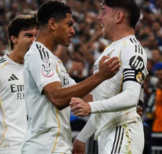 北京时间1月9日，西班牙超级杯决赛又是上演皇马和巴萨的巅峰对决，去年巴萨5-2大