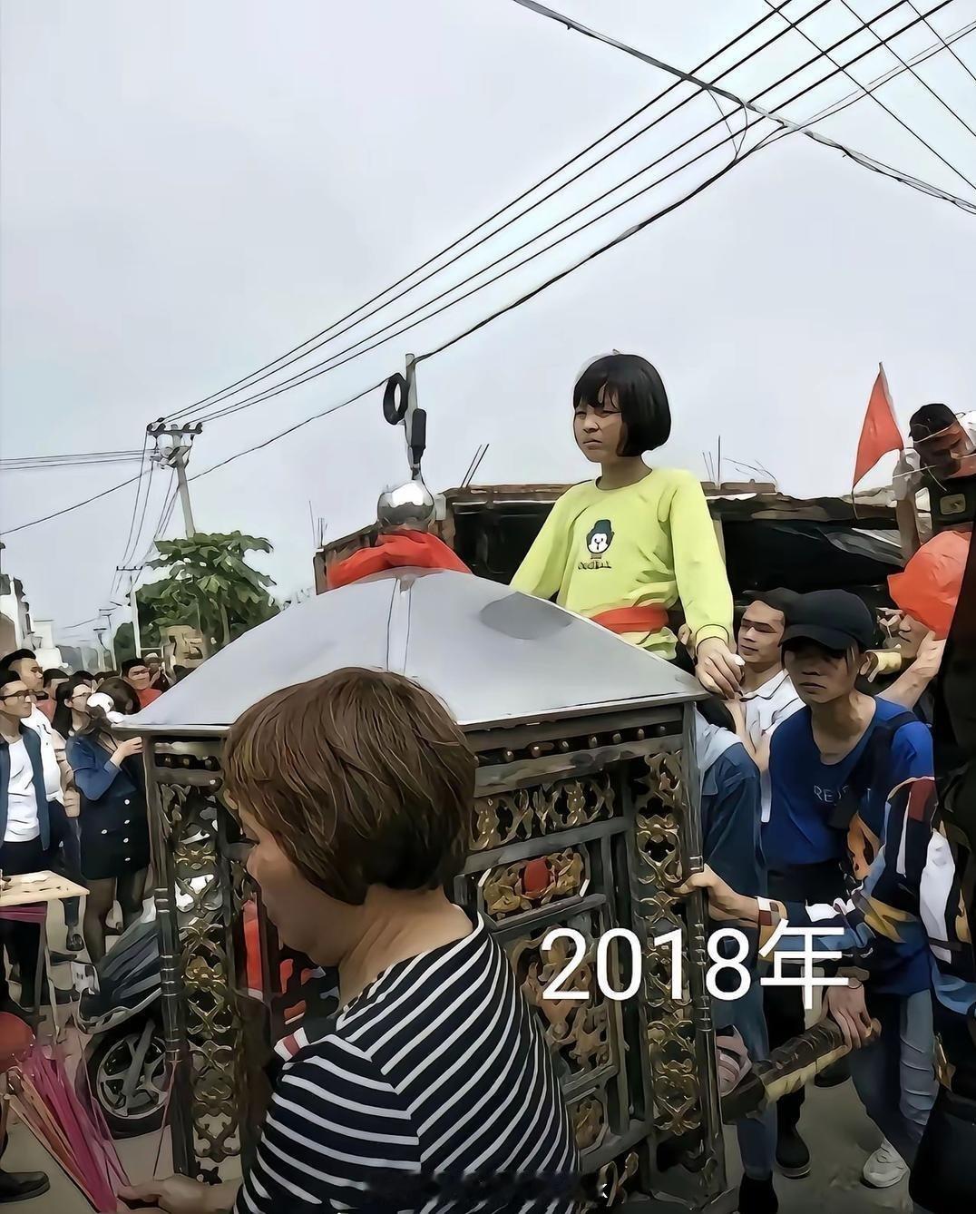 全网在找的妈祖女孩，今年被换掉了，轿子抬不动，又去把人请回来