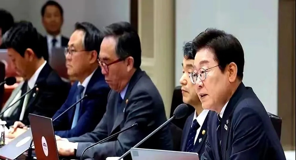 在劫难逃！尹锡悦经过特检组2次审问之后，特检组发现问题挺多的，立即向法院申提出申