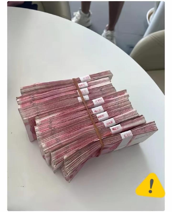 “现在银行也开始卷起来了！​昨天我15万到期，本来想继续转存，结果发现一家银行