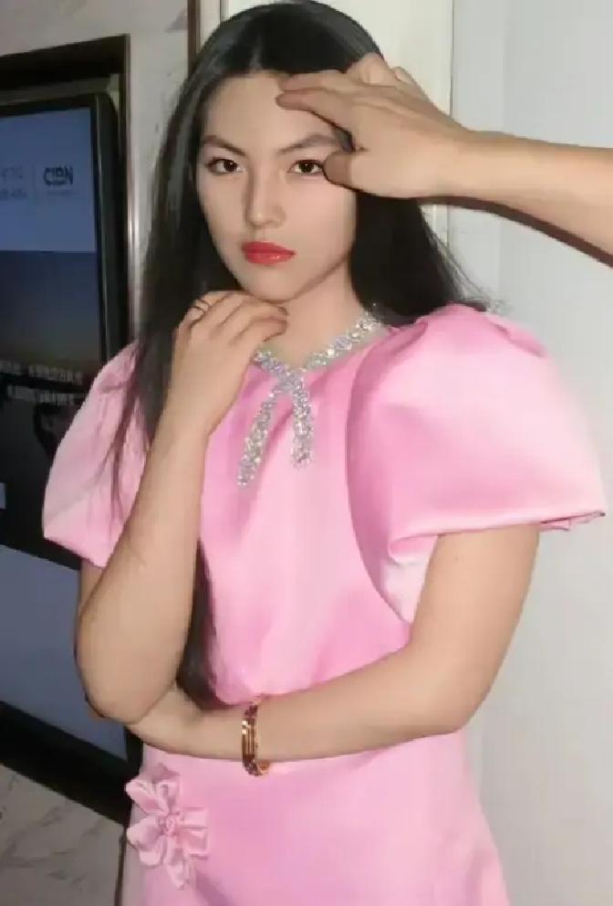 李湘每年花百万，根本不是养女儿，是在孵化一个未来无法估价的作品。别再盯着她