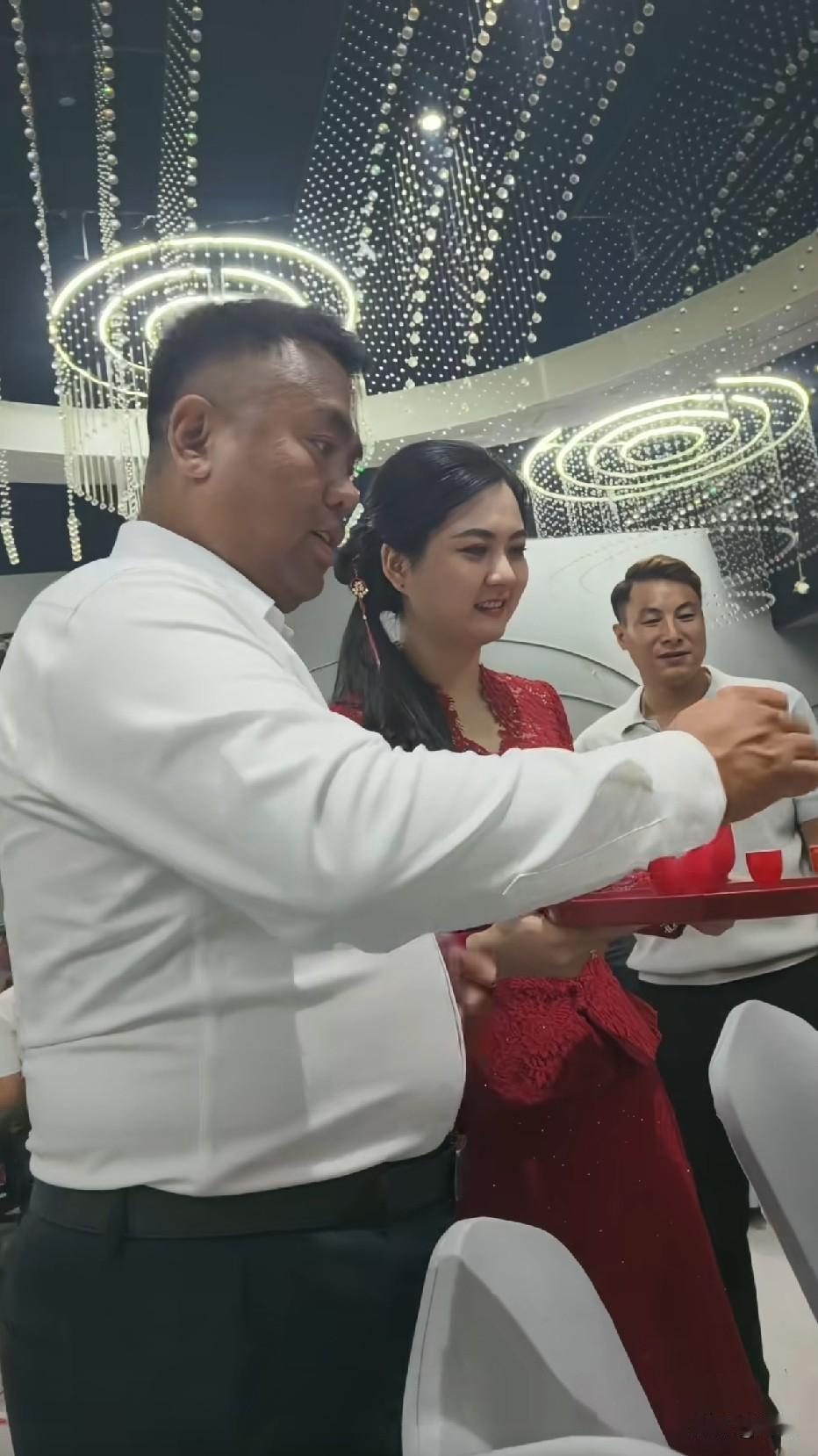 这个煤矿工人终于找到真爱了