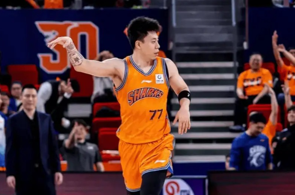 不吹不黑！上海队119-97大胜宁波队，本场比赛，张镇麟和李弘权两名国手的数据对