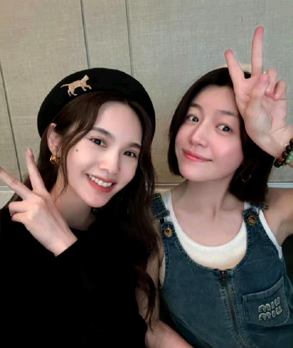 4月1日愚人节，陈妍希、杨丞琳双双冲上热搜，好好的节日，竟被一波离谱整活搞出了糟