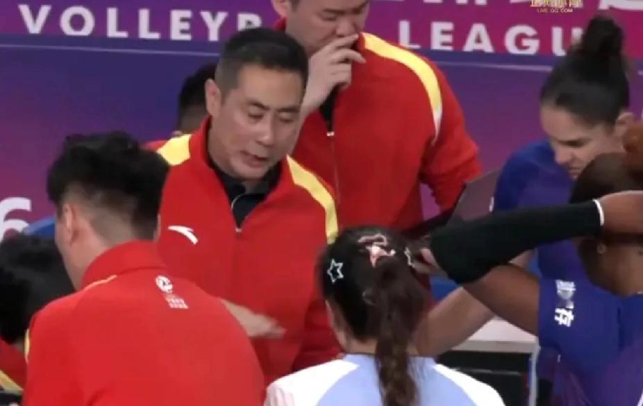 陈方接手天津女排的这段时间里，把能输的比赛都输了个遍，从全锦赛，去年联赛，再到全