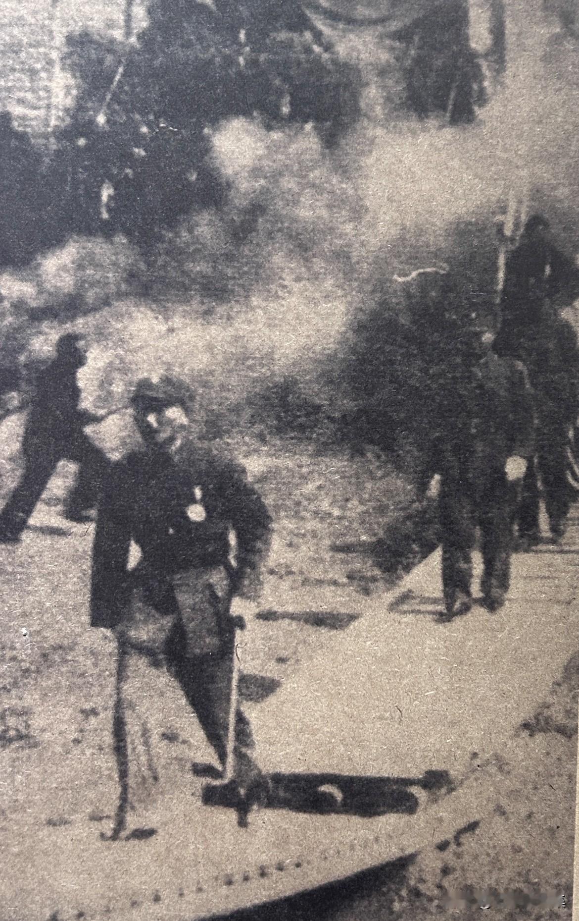 【老照片背后的故事160】1940年5月16日，张自忠将军在湖北宜城南瓜店与日