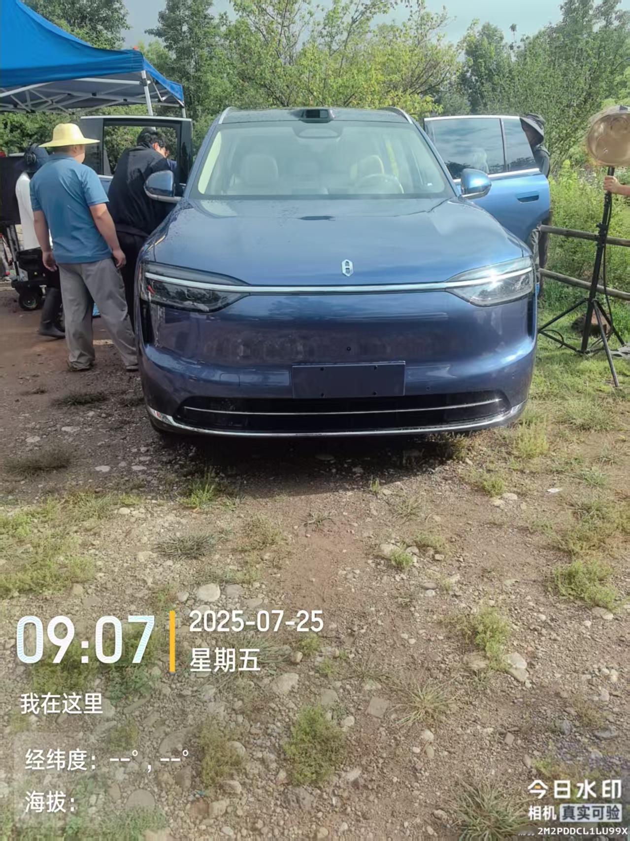新M7这造型这设计，妥妥的小M8啊。等等党要笑了，刚提车的老车主还好吗？[憨笑