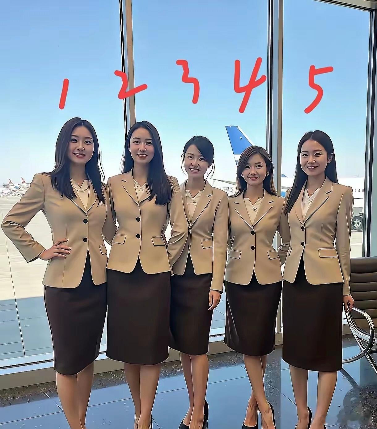 你觉得谁是乘务长？