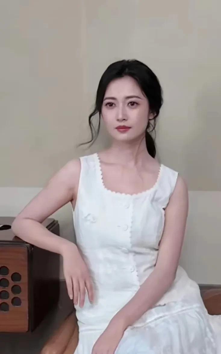 陈钰琪这个大眼袋，太有岁月感了，她才32岁，看起来有四十岁的样子！