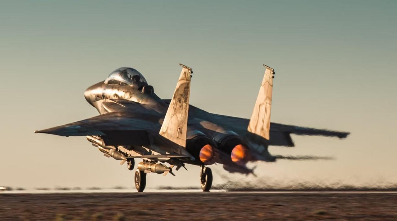 伊朗实地测歼-10CE发动机：抗以需求下，中国航发性能成关键伊朗正于德兹富