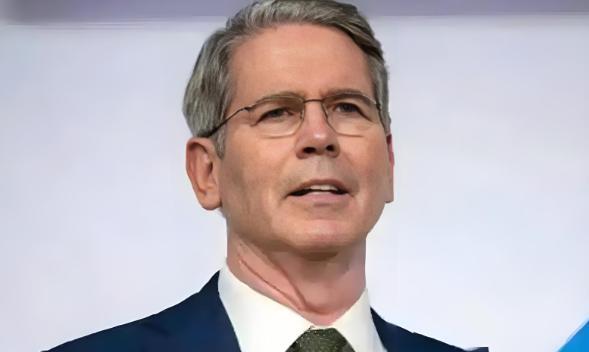 贝森特要我们进行二选一！6月3日，美国财长贝森特表示，是否成为全球可靠的合作伙伴