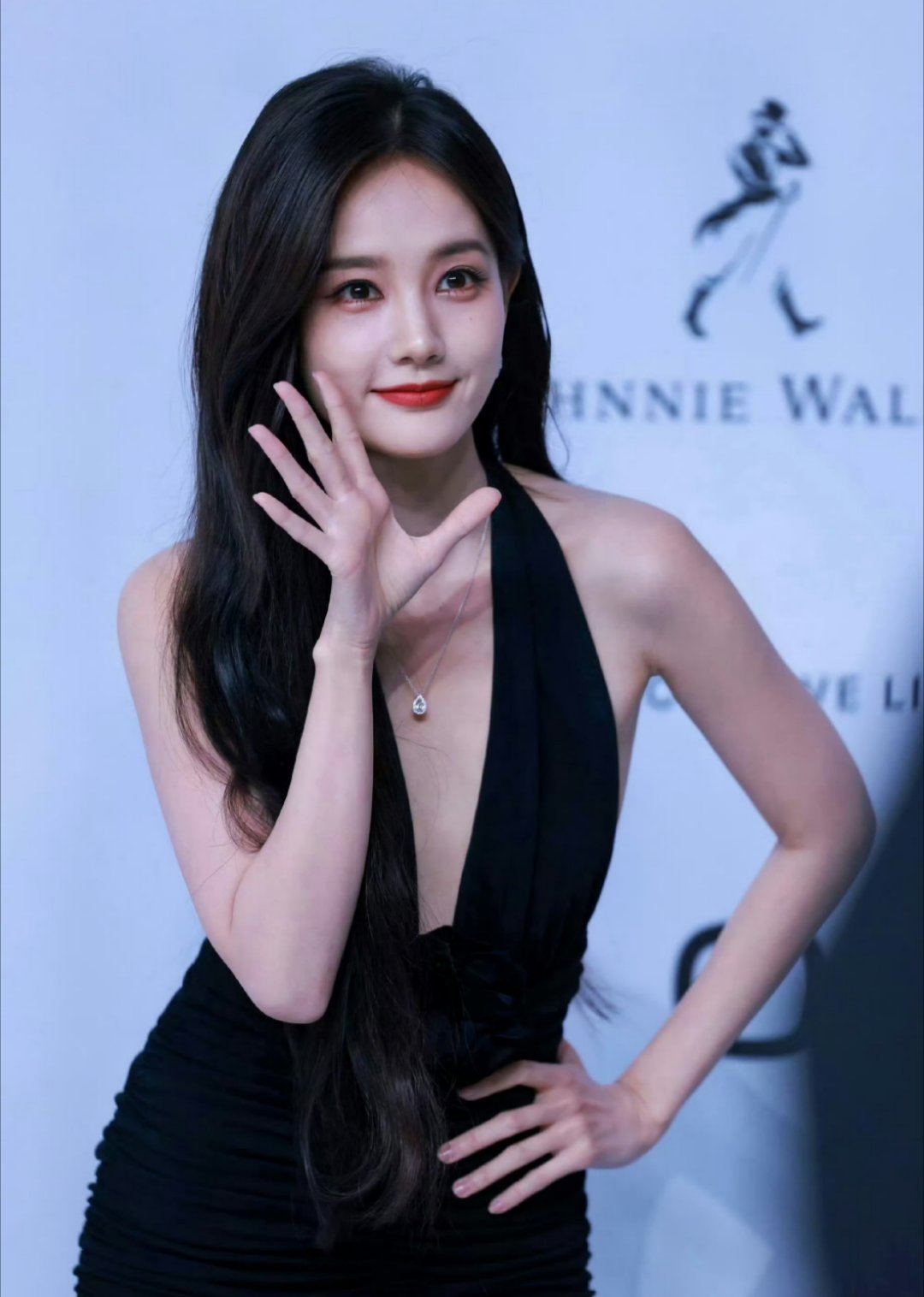 李一桐真的太美了😘！！没见过这么迷人的美女​​​