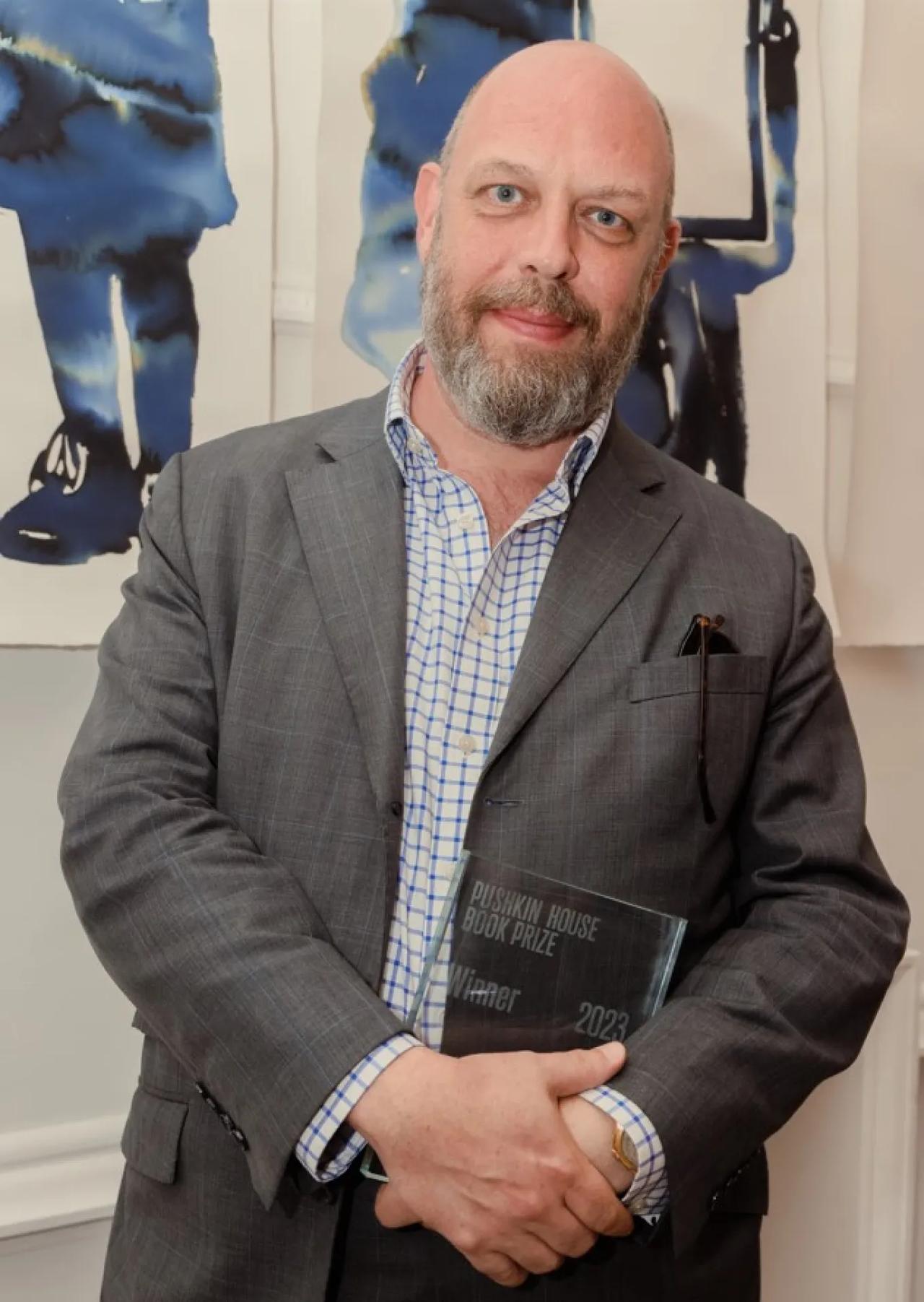 据英国《每日电讯报》专栏作家欧文·马修斯称，俄军在战场上的胜利使普京能够决定结束