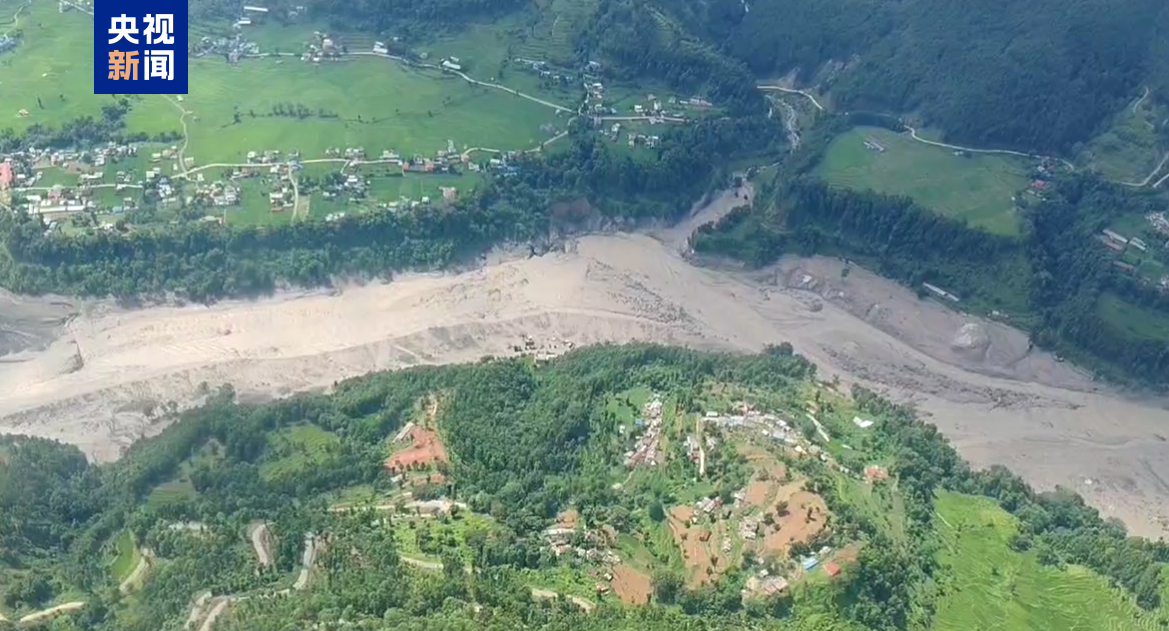 尼泊尔北部山洪已致16人死亡 数百名游客失联