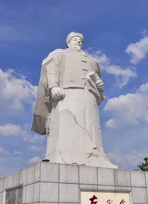 1881年，在慈安太后葬礼上，左宗棠怒怼慈溪：“臣前几天还看见慈安太后，身体硬朗