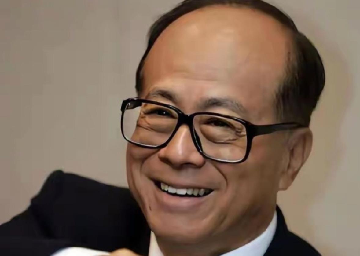 2026年资本大逃亡实锤！巴菲特、李嘉诚集体反常操作，风暴已明牌2026年全