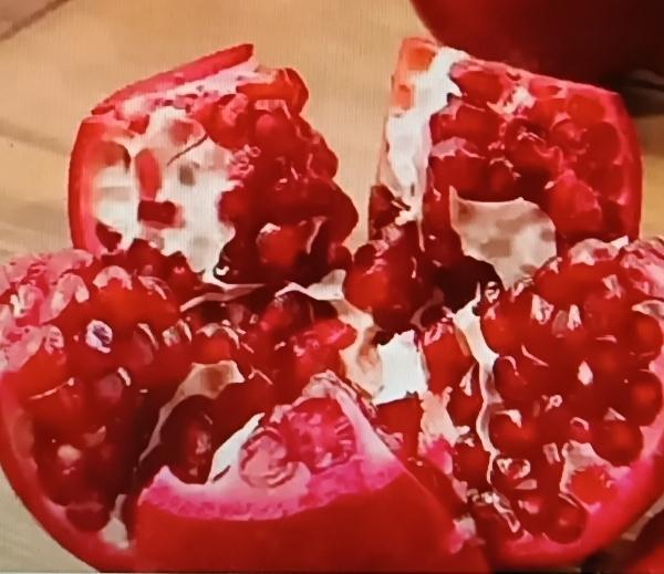 最近石榴可太火啦，超市里销量猛增，社交平台也都在安利它是“水果中的红宝石”。医生