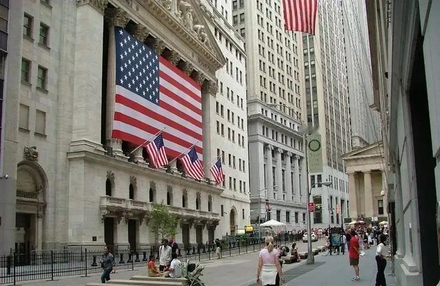 美国为什么越来越差了？因为说白了，自从克林顿之后的美国总统，几乎就无心治国了。