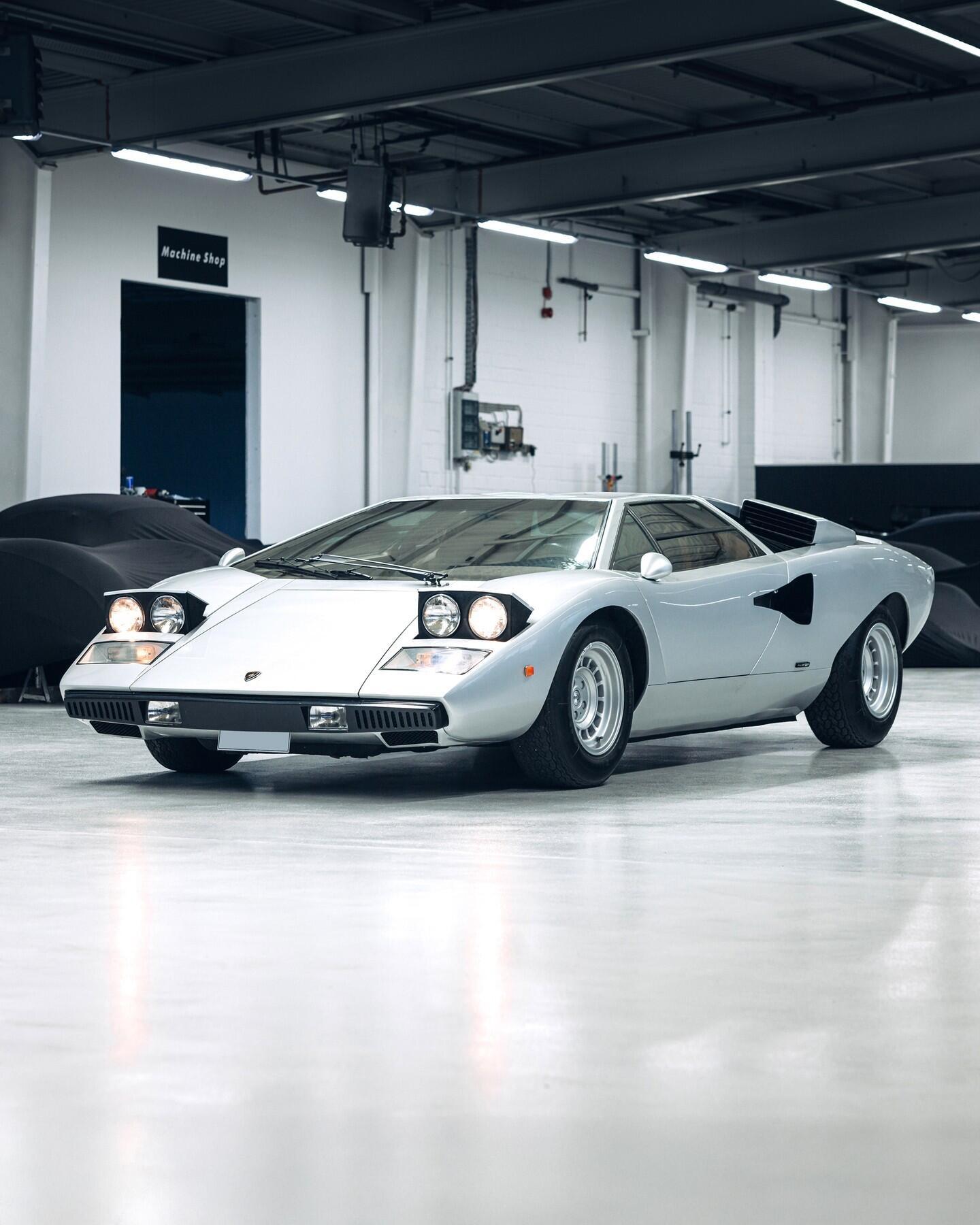 【CountachLP400兰博基尼—蛮牛般的实力】CountachLP40