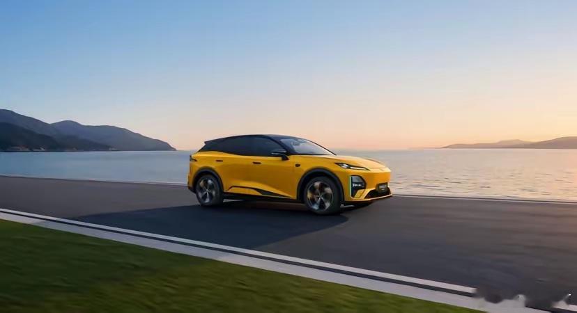 开了一周全新深蓝S07华为乾崑激光版，彻底被圈粉！作为日常通勤+周末郊游的刚需党