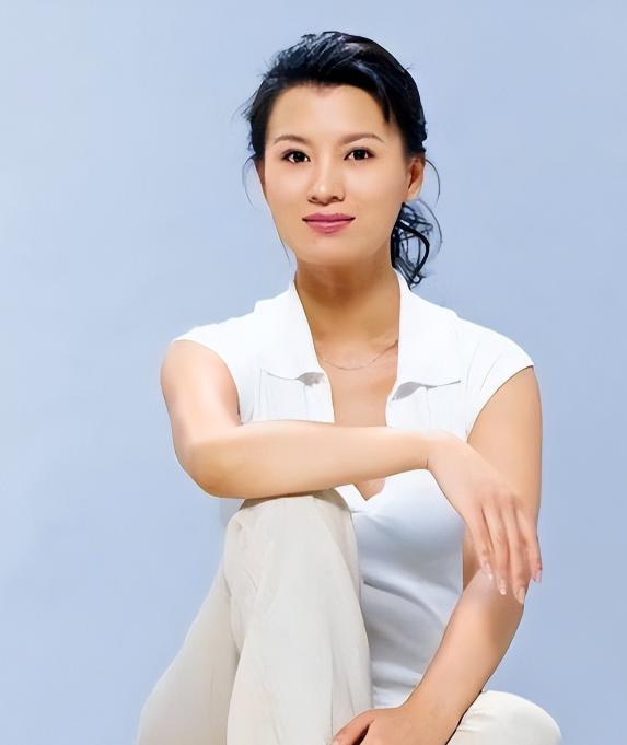 她怀孕6个月被劝堕胎，她偏要生！1994年，她挺着大肚子签字离婚。医生、家人、网
