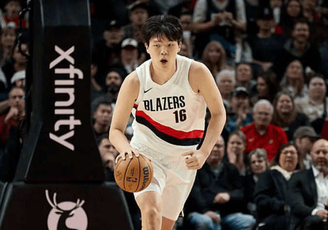 杨瀚森翻译: 大家心里都有数, 不抱太大期望有很长上场时间