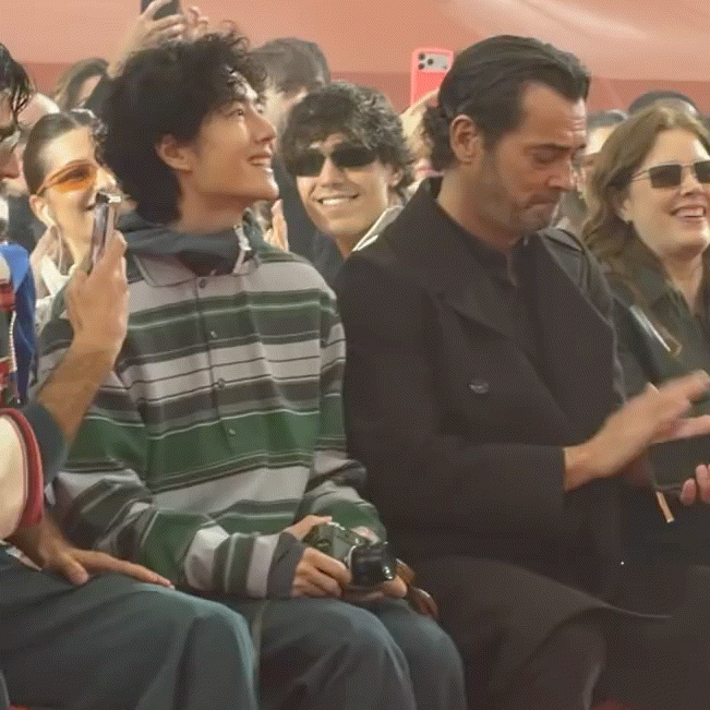 王一博亮相LACOSTE2026秋冬时装秀是不是掌管生图的神自己发的图（前2