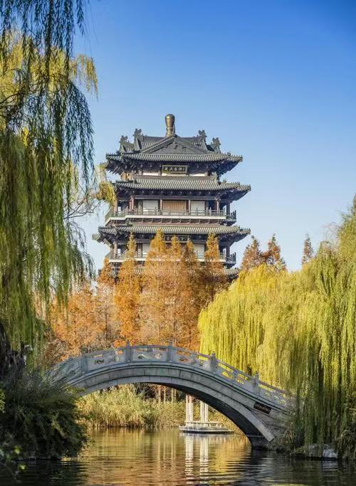 济南挖出4200年前超级工程：50米宽壕沟+混凝土级城墙的史前巨防你们敢信