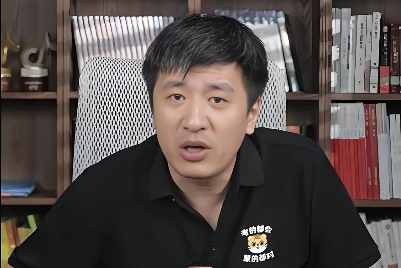 关于张雪峰：能火到今天，已经是奇迹！1、尖酸刻薄连线的观众，很多普通人对专