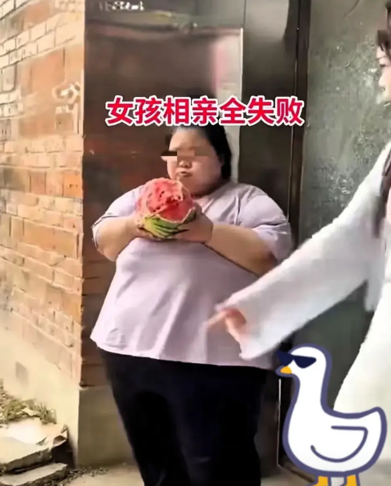 姐妹们，你们说邪门不邪门？现在相亲不都为彩礼房子吵翻天吗？可28岁姑娘啥都不要，