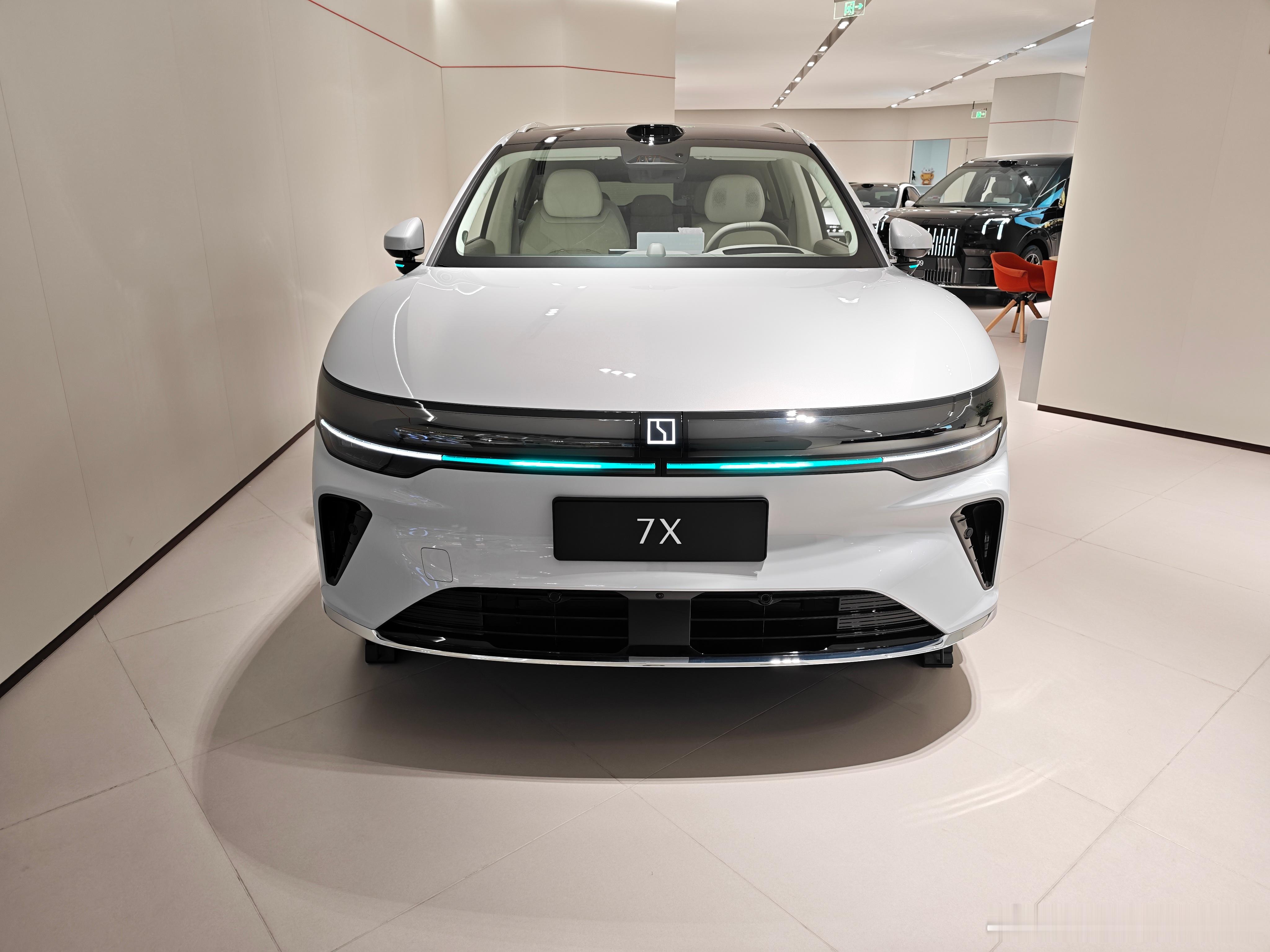 来看下焕新极氪7X前后保和背门都变了​​​